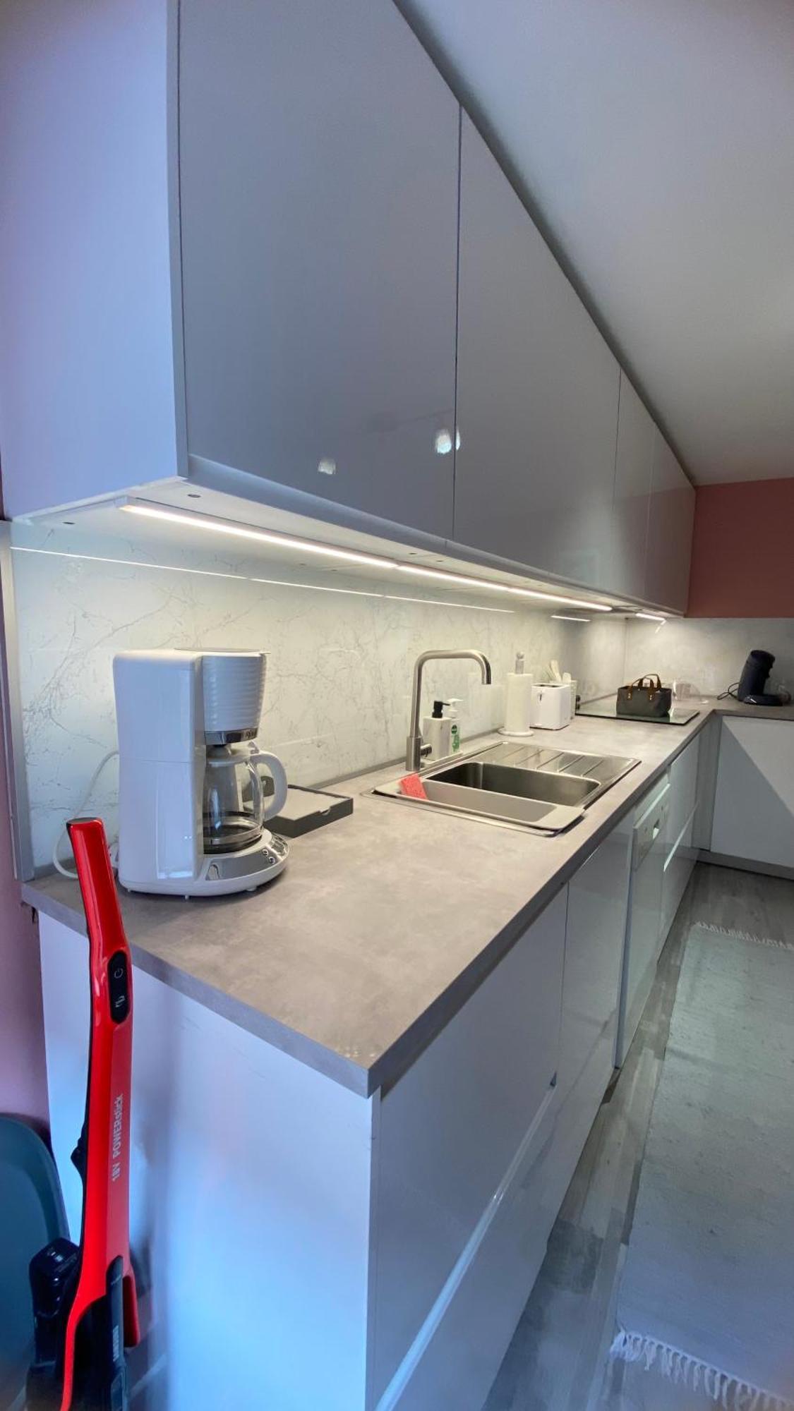 Next2Airport - Appartement House Of Lions Ransart Buitenkant foto